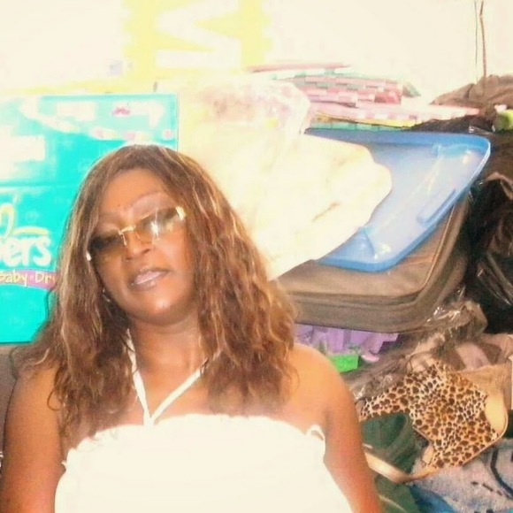 Meet your Posher, Deedee - Picture 1 of 1